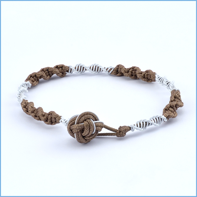 Thread Bracelet Designs - Knotty Brown and White Bracelet